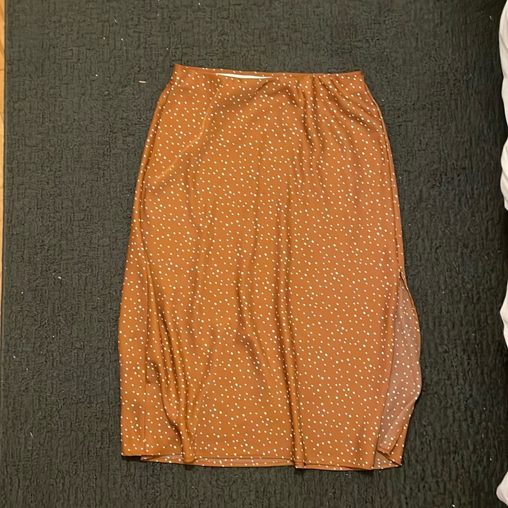 Skirt, midi w/ slit, Medium